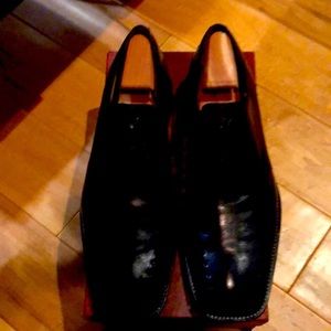 Mezlan, sample shoes with limited usage.